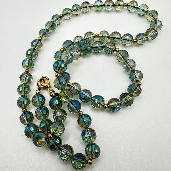 22” of faceted Aurora Borealis crystal green glass necklace! - Picture 7 of 16